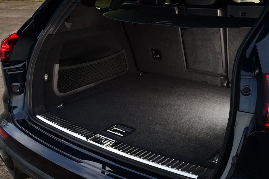  Porsche Cayenne Turbo 2014 года  (UK) (фото 8 из 8)
